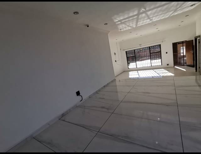 4 BEDROOM HOUSE FOR SALE IN BASSONIA